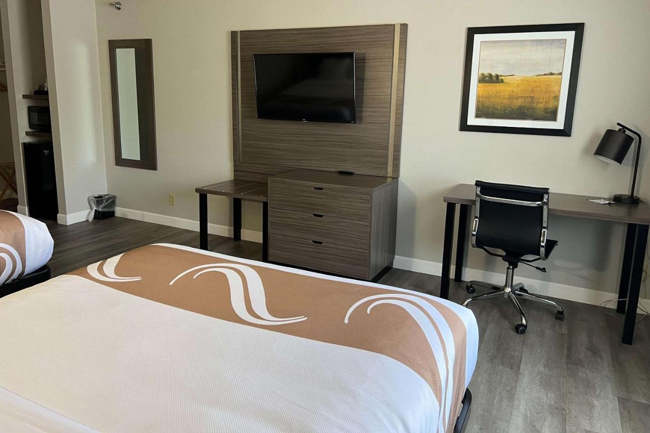 Quality Inn & Suites רד ווינג מראה חיצוני תמונה